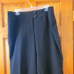 FINAL CLEARANCE.  ALSO B Studio Bermuda shorts